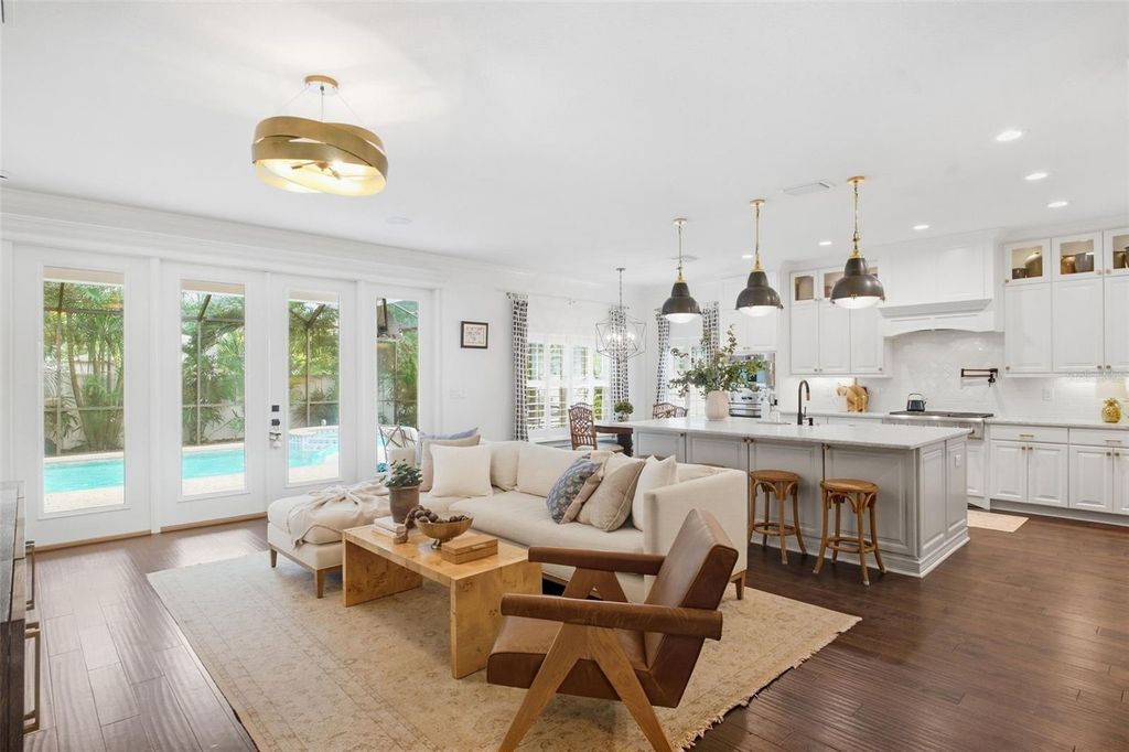 Image 2 of property listing at 3404 W DORCHESTER STREET, Tampa, FL 33611