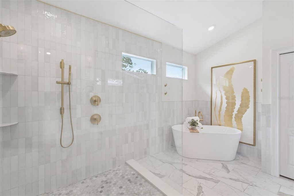 Image 39 of property listing at 3404 W DORCHESTER STREET, Tampa, FL 33611