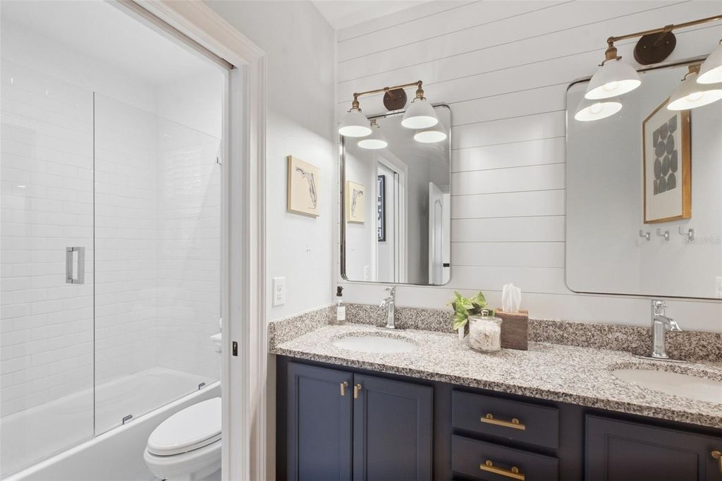 Image 48 of property listing at 3404 W DORCHESTER STREET, Tampa, FL 33611