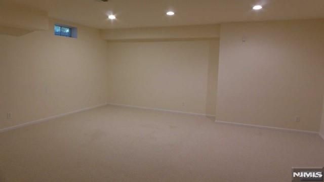 85 Buckthorn, Paramus, NJ 07652