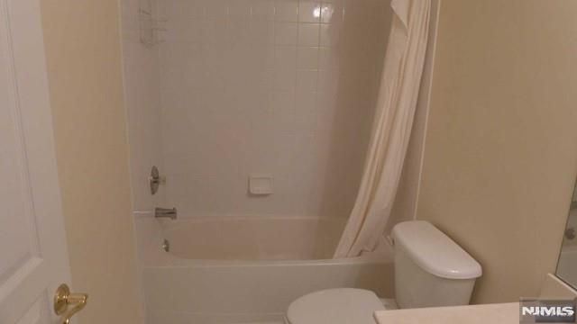 85 Buckthorn, Paramus, NJ 07652