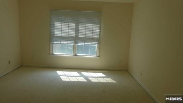 85 Buckthorn, Paramus, NJ 07652