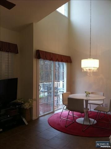 85 Buckthorn, Paramus, NJ 07652