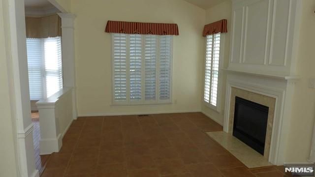 85 Buckthorn, Paramus, NJ 07652