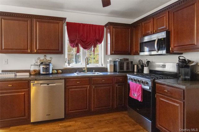 4 Wayne Court, Middletown, NY 10941