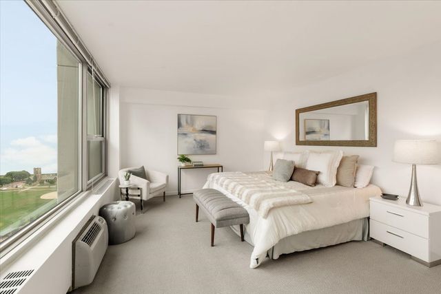 3600 N Lake Shore Drive 2220, Chicago, IL 60613
