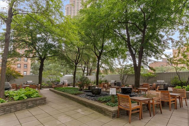 3600 N Lake Shore Drive 2220, Chicago, IL 60613