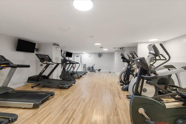 3600 N Lake Shore Drive 2220, Chicago, IL 60613