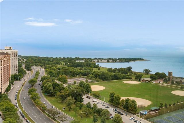 3600 N Lake Shore Drive 2220, Chicago, IL 60613