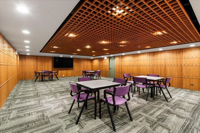 3600 N Lake Shore Drive 2220, Chicago, IL 60613