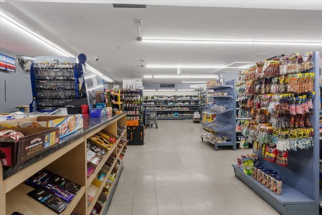 3600 N Lake Shore Drive 2220, Chicago, IL 60613