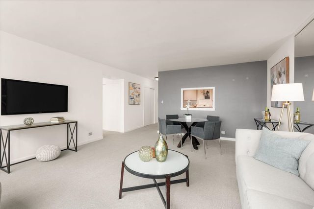 3600 N Lake Shore Drive 2220, Chicago, IL 60613