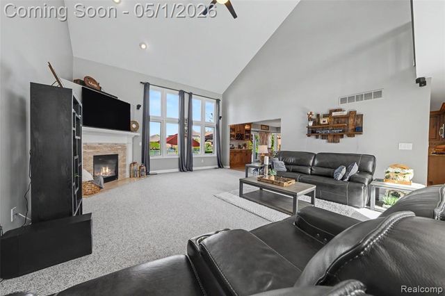 48333 Manchester Drive, Macomb, MI 48044