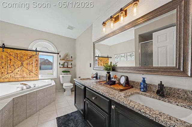 48333 Manchester Drive, Macomb, MI 48044