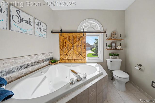 48333 Manchester Drive, Macomb, MI 48044