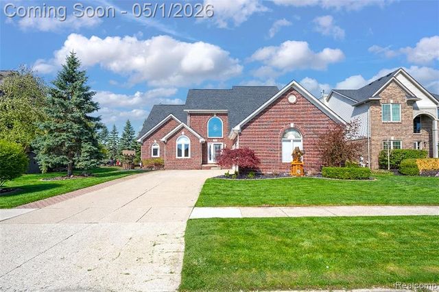 48333 Manchester Drive, Macomb, MI 48044