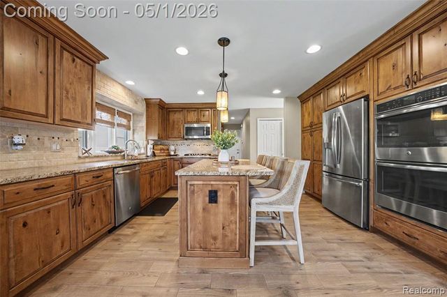 48333 Manchester Drive, Macomb, MI 48044