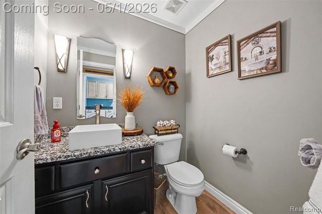 48333 Manchester Drive, Macomb, MI 48044