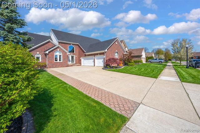 48333 Manchester Drive, Macomb, MI 48044
