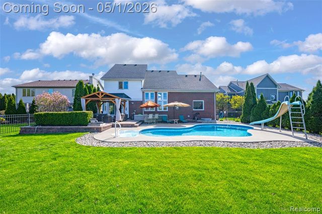 48333 Manchester Drive, Macomb, MI 48044