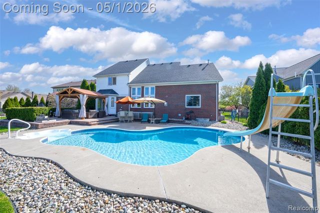 48333 Manchester Drive, Macomb, MI 48044