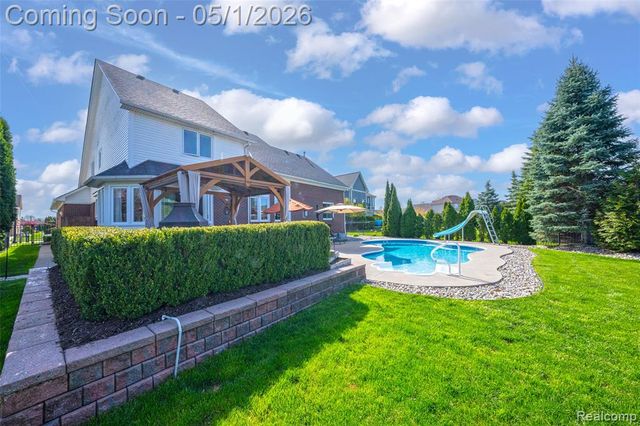48333 Manchester Drive, Macomb, MI 48044