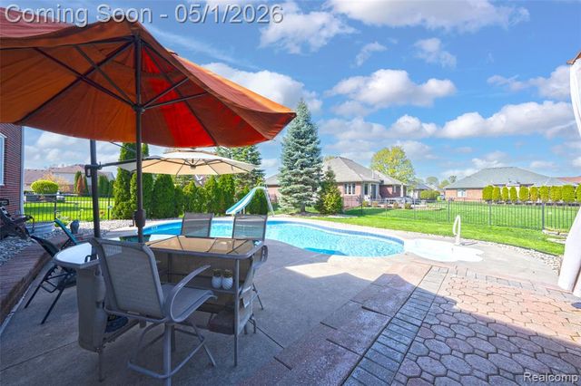 48333 Manchester Drive, Macomb, MI 48044