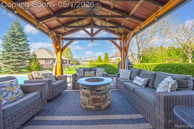 48333 Manchester Drive, Macomb, MI 48044