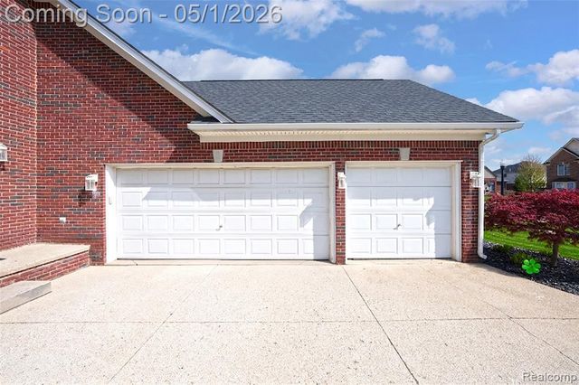 48333 Manchester Drive, Macomb, MI 48044