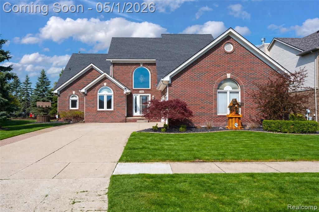 48333 Manchester Drive, Macomb, MI 48044