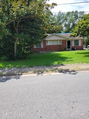 422 Whispering Pine Drive, Ocean Springs, MS 39564