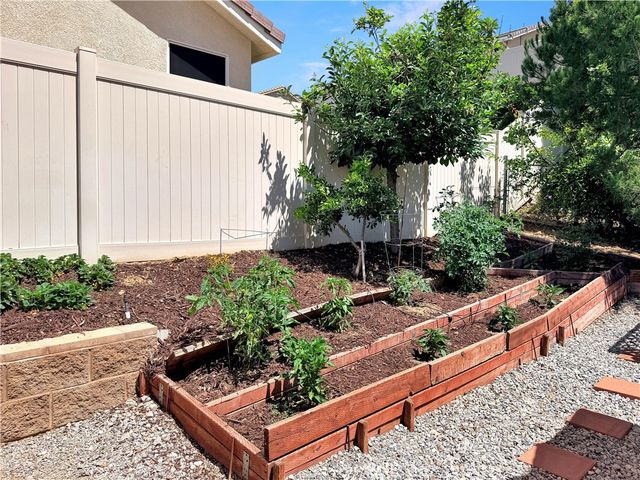 166 Fox Lane, Calimesa, CA 92320