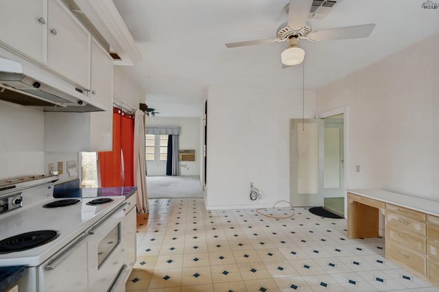 1601 HAYES STREET, Wichita Falls, TX 76309