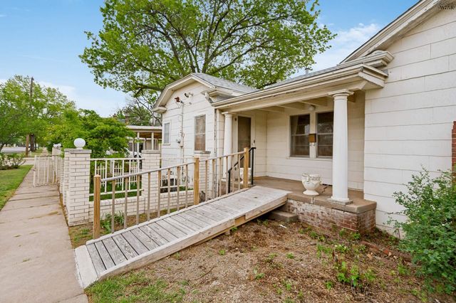 1601 HAYES STREET, Wichita Falls, TX 76309