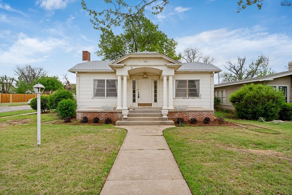 1601 HAYES STREET, Wichita Falls, TX 76309