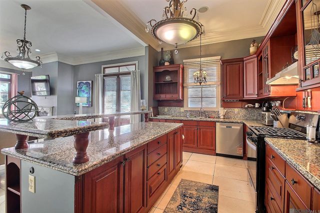 5855 Government St, Baton Rouge, LA 70806