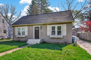 616 Pinehurst Boulevard, Kalamazoo Twp, MI 49006