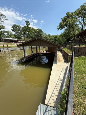 132 Shady Shore Drive, Mabank, TX 75156
