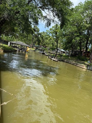 132 Shady Shore Drive, Mabank, TX 75156