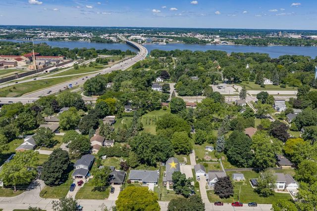 2686 BEAUMONT STREET, Green Bay, WI 54301