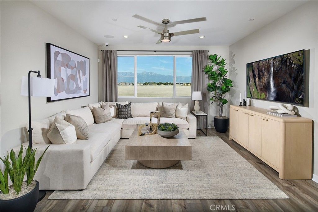 Image 5 of property listing at 5921 Gramercy Way, Eastvale, CA 92880