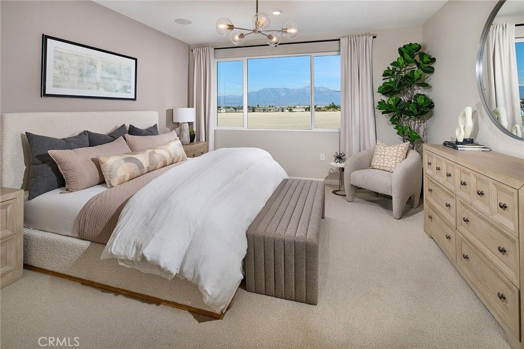 Image 9 of property listing at 5921 Gramercy Way, Eastvale, CA 92880