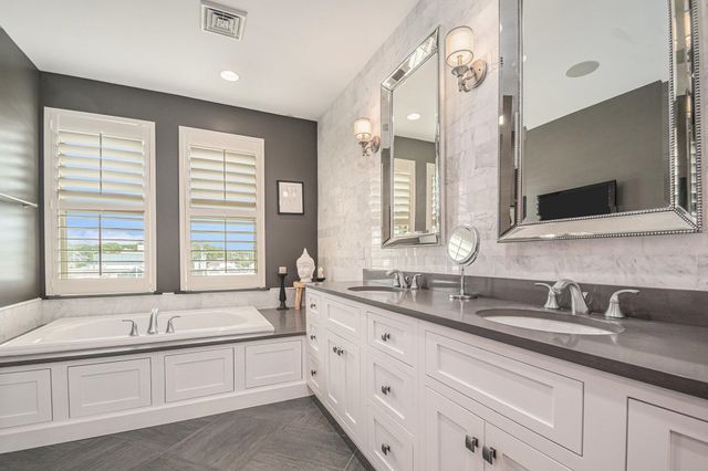 112 S Niles Avenue, South Bend, IN 46617