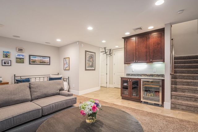 112 S Niles Avenue, South Bend, IN 46617