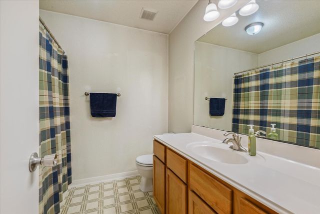 2604 27th Avenue N, Texas City, TX 77590