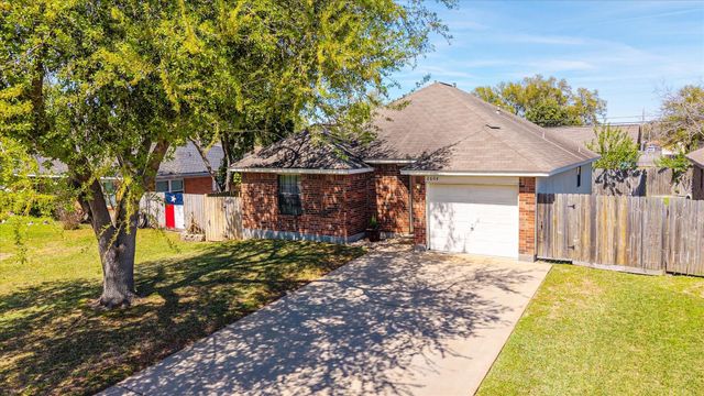 2604 27th Avenue N, Texas City, TX 77590