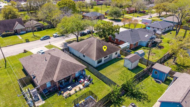 2604 27th Avenue N, Texas City, TX 77590