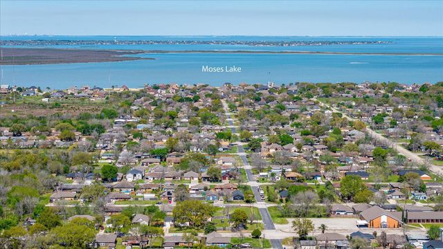 2604 27th Avenue N, Texas City, TX 77590