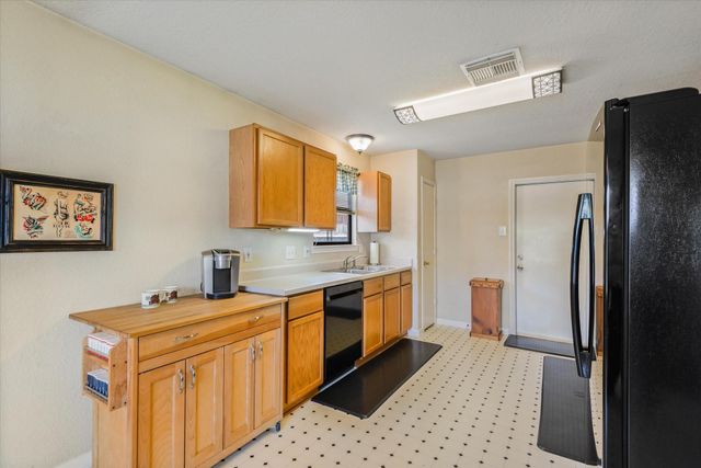 2604 27th Avenue N, Texas City, TX 77590