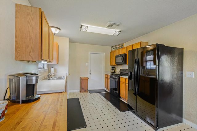 2604 27th Avenue N, Texas City, TX 77590